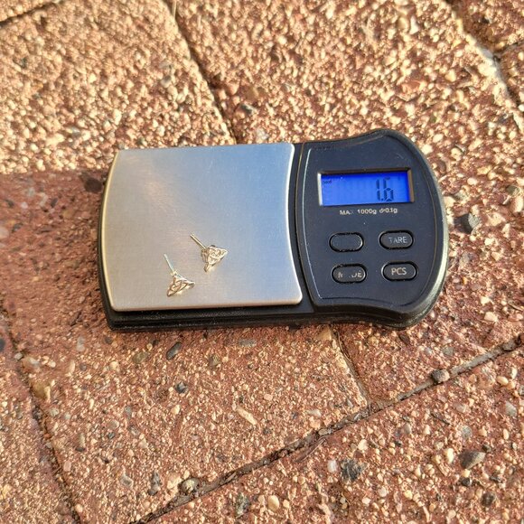 Irish triquetra Celtic knot 925 sterling silver studs earrings - Picture 11 of 13